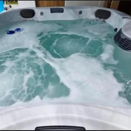 Lejlighed Baltycka Oaza - Z Ogrodkiem, Basen, Sauna, Jacuzzi Jastrzębia Góra
